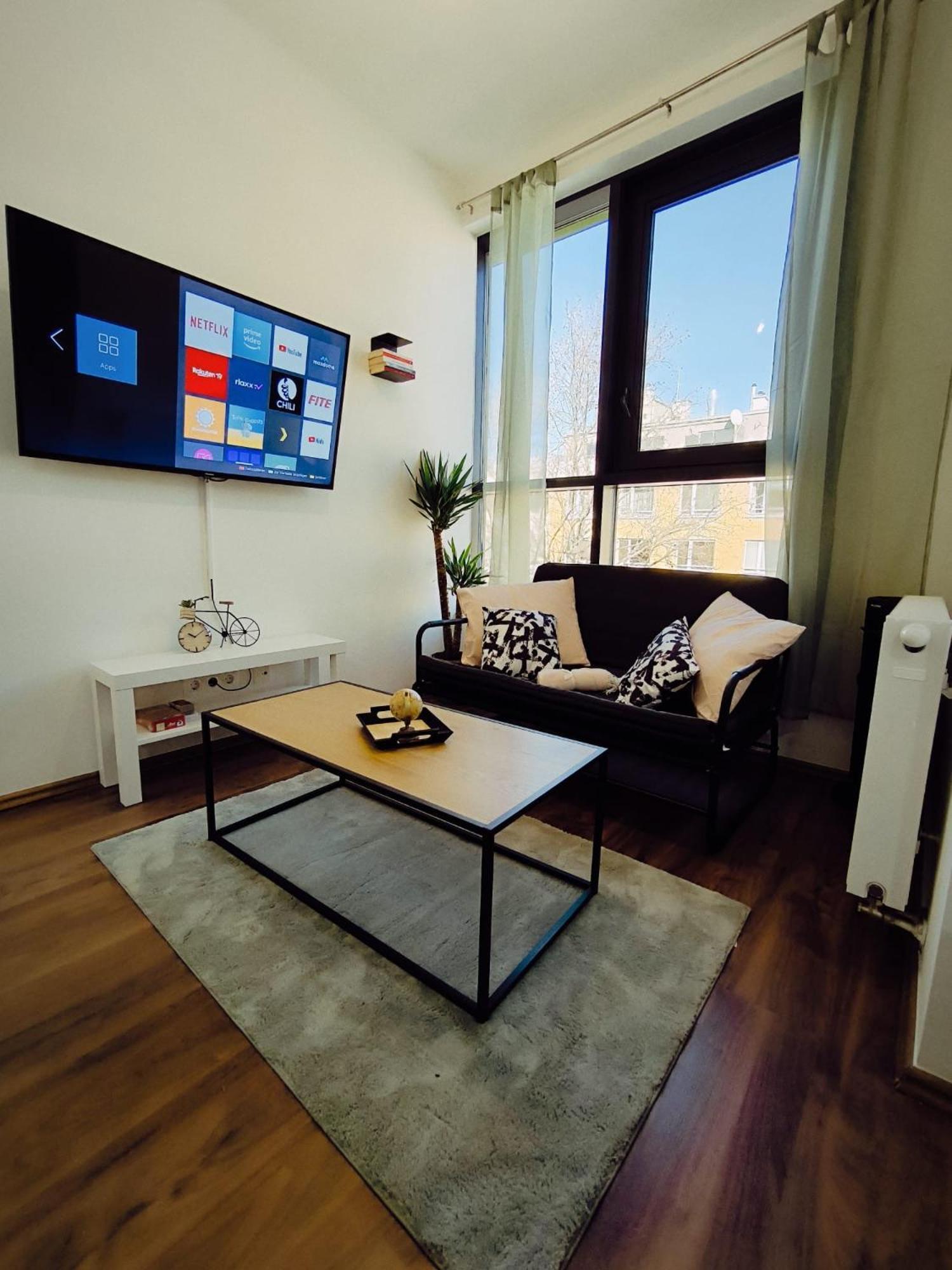 Pretty Apartment Next To Metro Station Wien Eksteriør billede